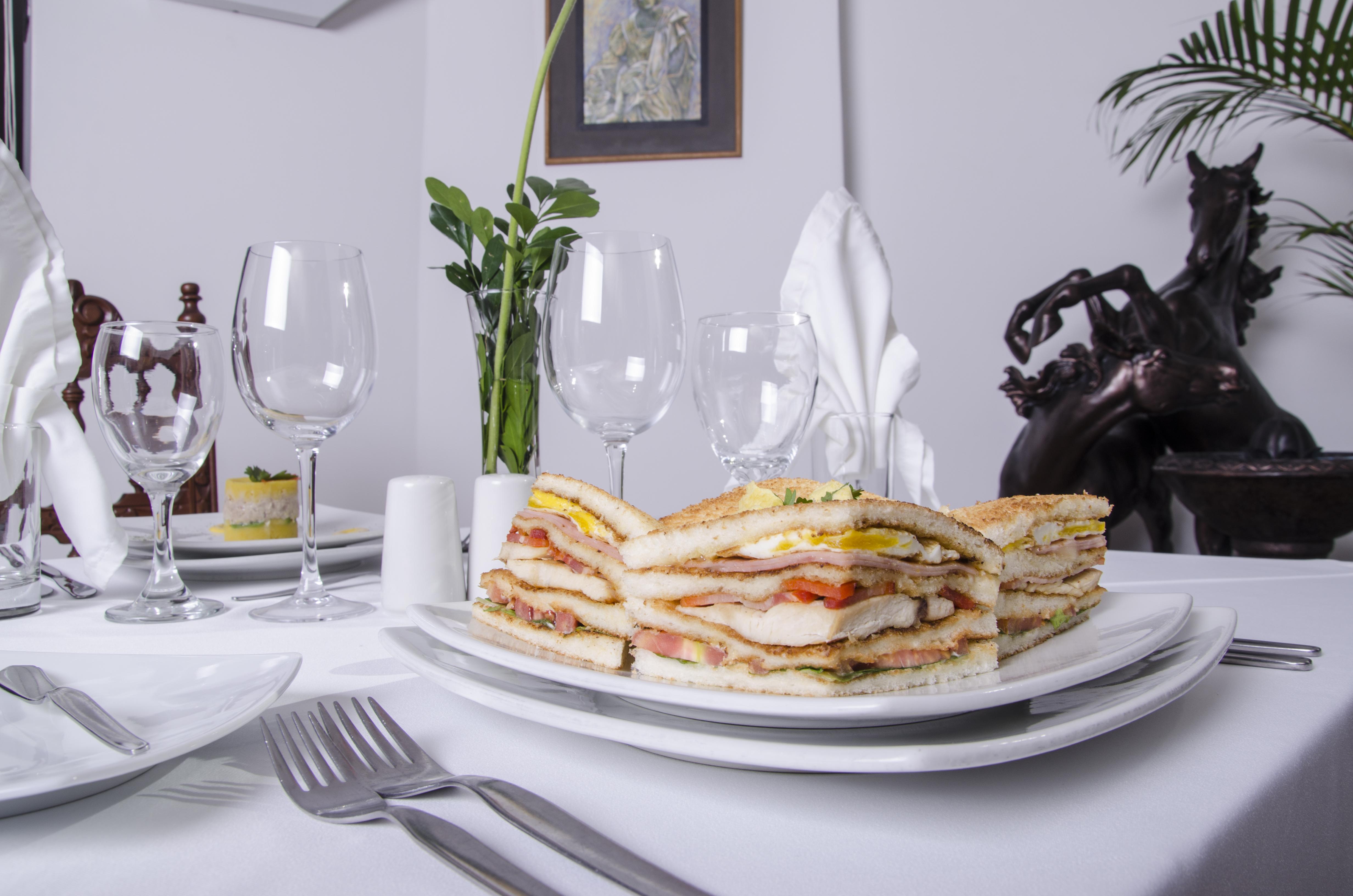 Hotel Miraflores Colon 4*