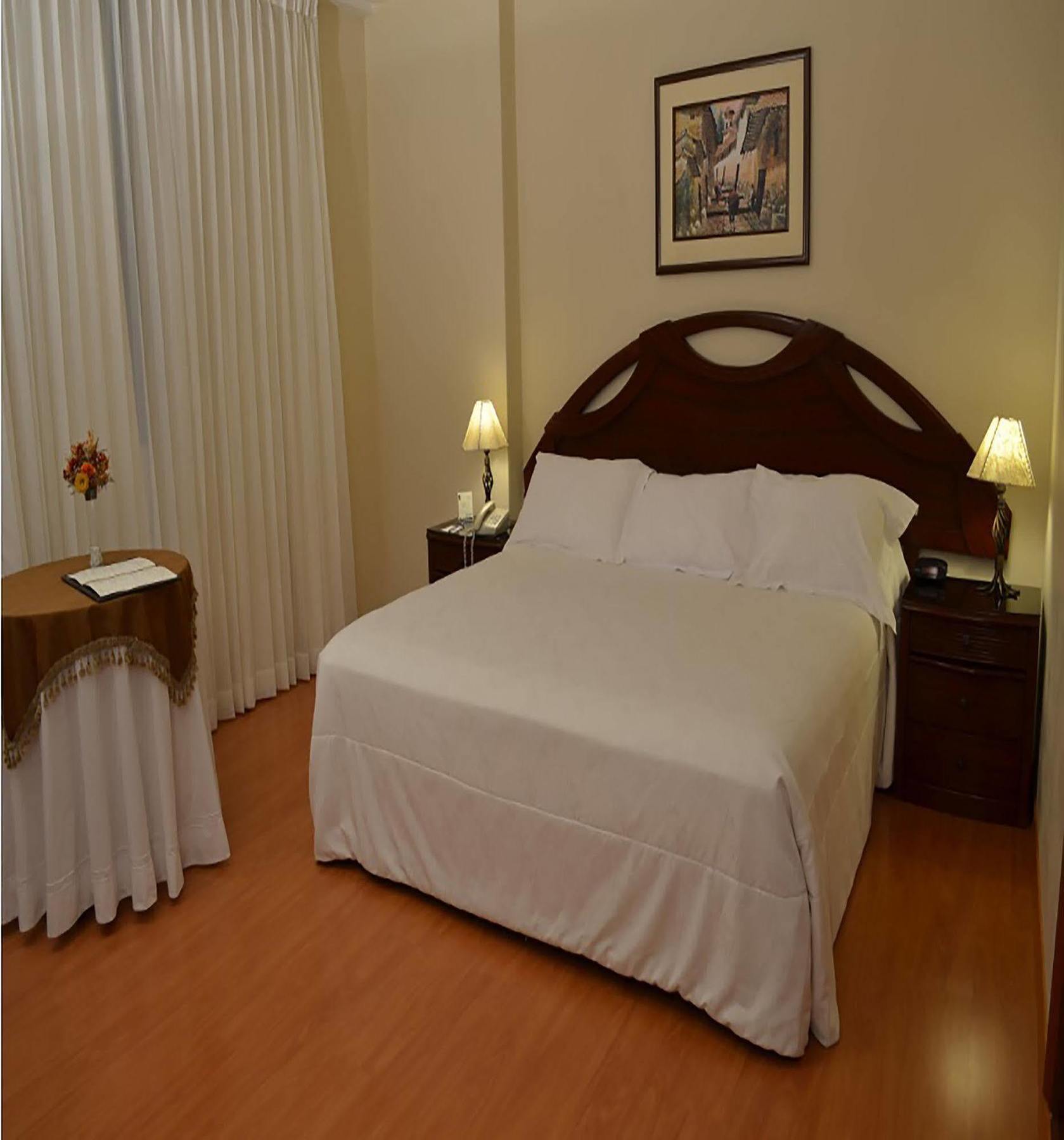 Miraflores Colon 4*
